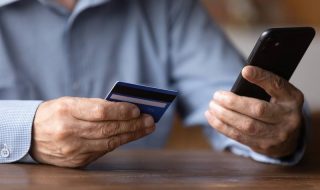 Cómo saber cuánto dinero tengo en mi tarjeta de crédito