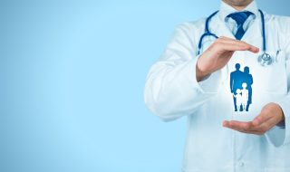 cómo funciona el seguro de gastos médicos mayores en AXA