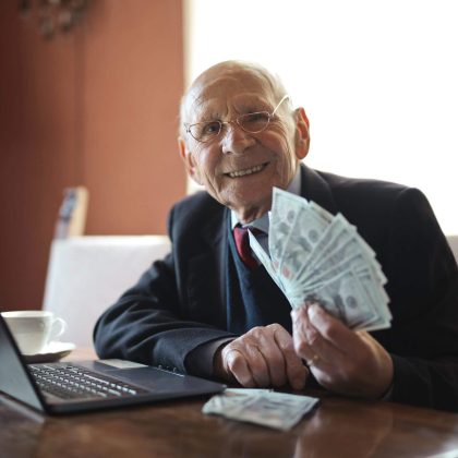 ¿Cuánto reciben de aguinaldo los pensionados del ISSSTE e IMSS?