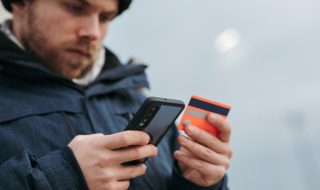 se puede bloquear una tarjeta de credito